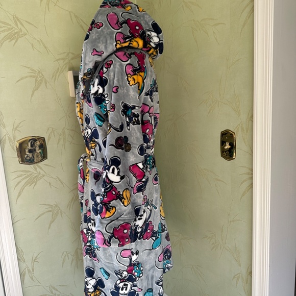 VERA BRADLEY DISNEY HOODED FLEECE ROBE:NWT MICKEY MOUSE FAMILY FUN L/XL - Picture 7 of 15